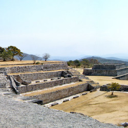 Porticos y Escaleras Plaza at Xochicalco