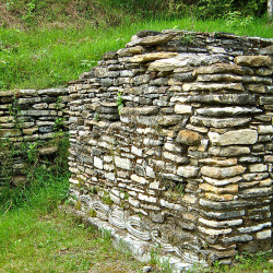Looping Stucco at Tonina