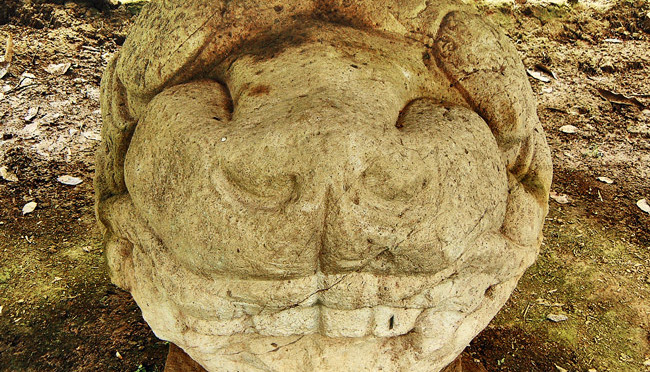 Altar M (Monument 13) at Quirigua