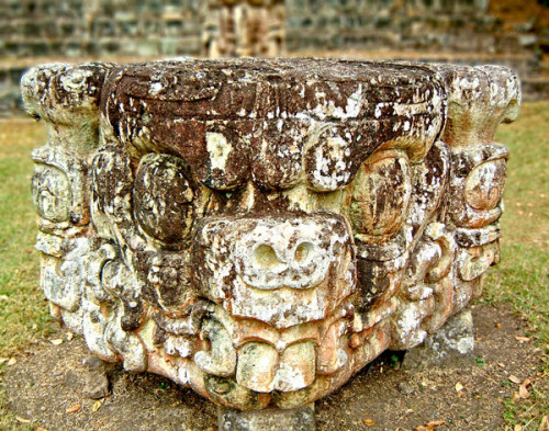 Altar to Stela D at Copan
