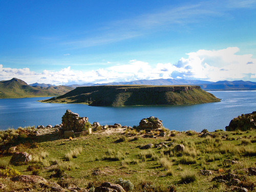 Chullpas and Lake Umayo at Sillustani