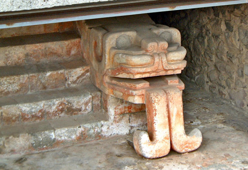 Edificios Superpuestos Serpent at Teotihuacan